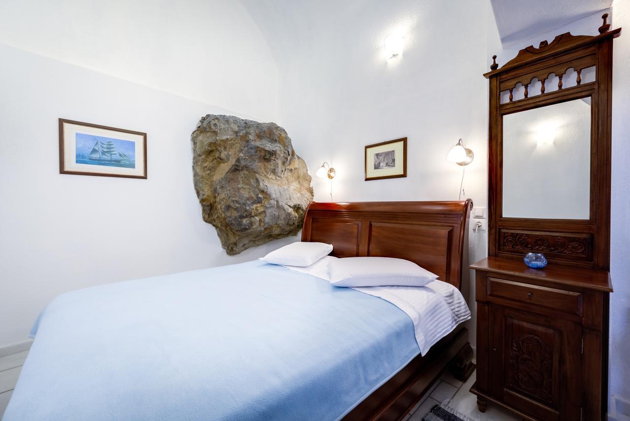 Chelidonia Traditional Villas Oia  Exterior photo